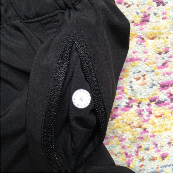 Lululemon Tracker Short V *4" Liner-less Running Black Size 4 - Picture 4 of 6